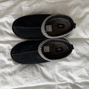 UGG TAZZ Black Size 8 womens
